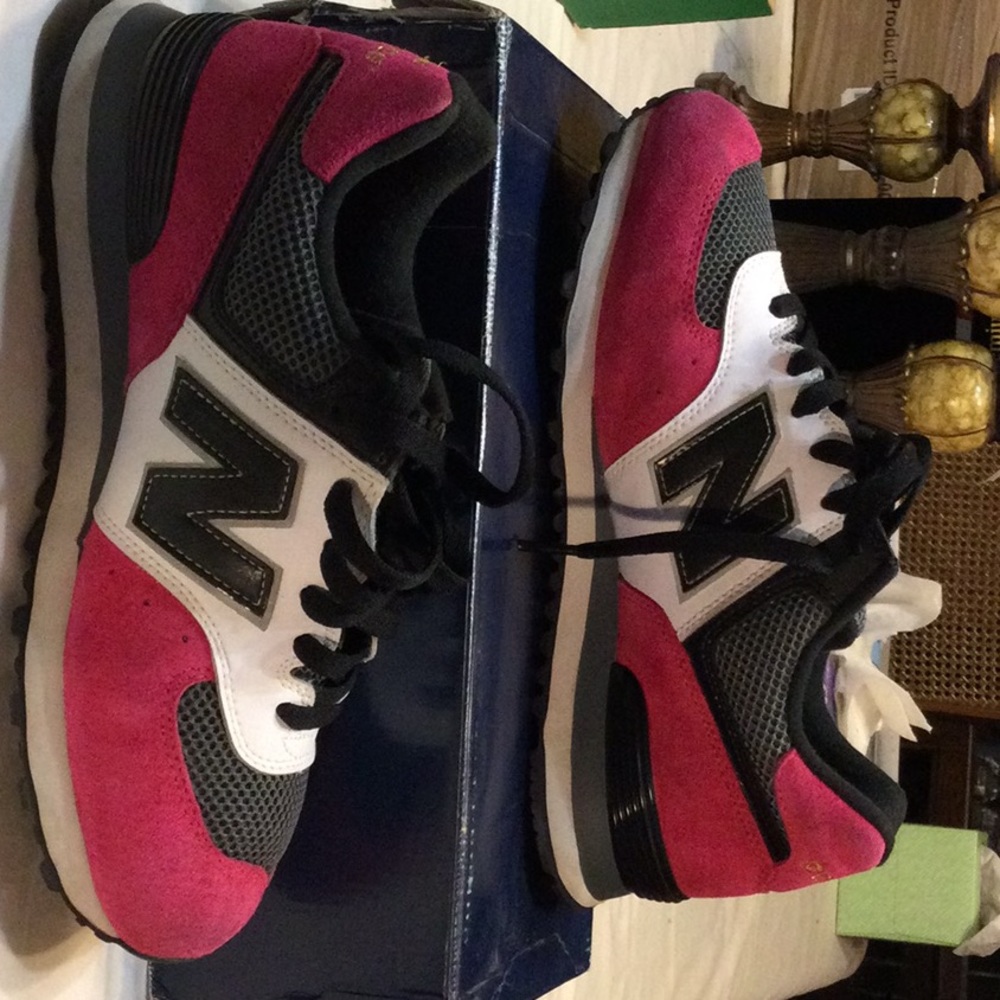 New Balance - Picture 2 of 3